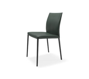 NORMA ML Couture Chaise moderne capitonnée avec structure en acier et revêtement personnalisable, élégante et confortable. Disponible chez D-Style Interior.
