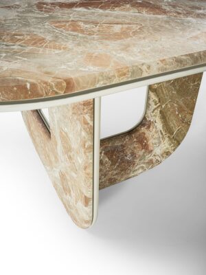 Table Gregory de Vittoria Frigerio – une œuvre sculpturale alliant marbre et laque brillante, équilibre parfait entre force architecturale et élégance italienne. Disponible chez D-Style Interior.