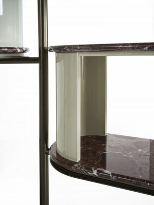 Bibliothèque Vivienne par Vittoria Frigerio — design italien raffiné et élégance intemporelle pour des intérieurs d’exception. Disponible chez D-Style Interior.