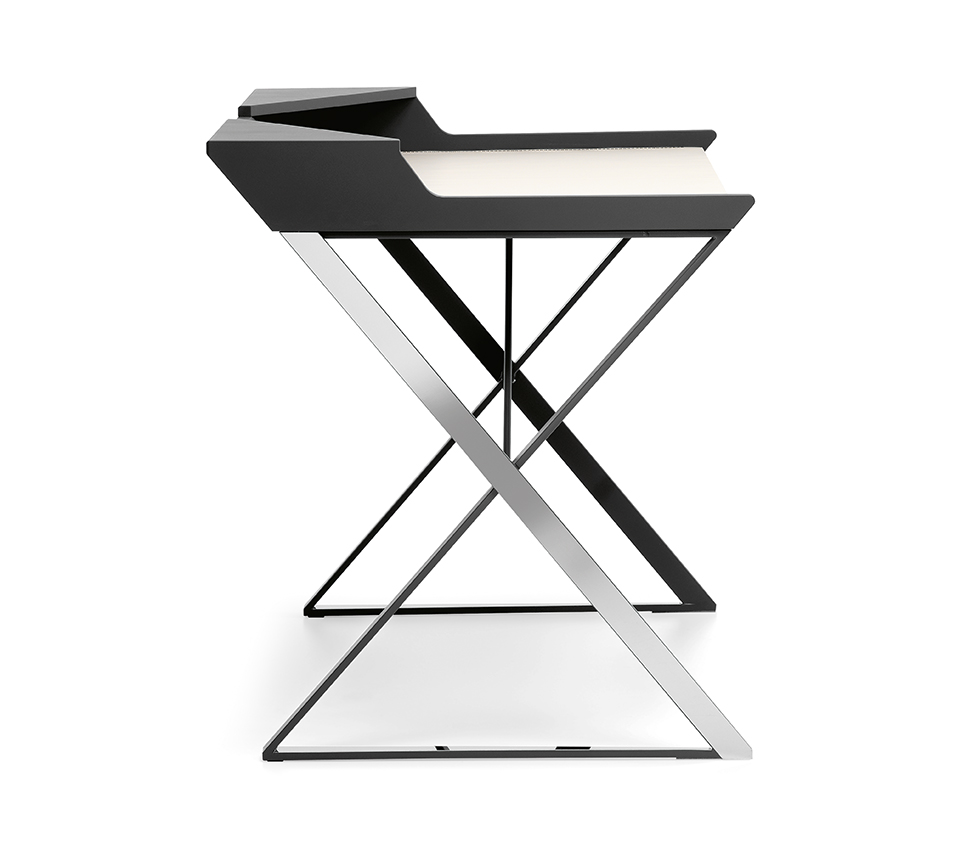 QWERTY Bureau design moderne avec structure en acier et sous-main en cuir – Disponible chez D-Style Interior