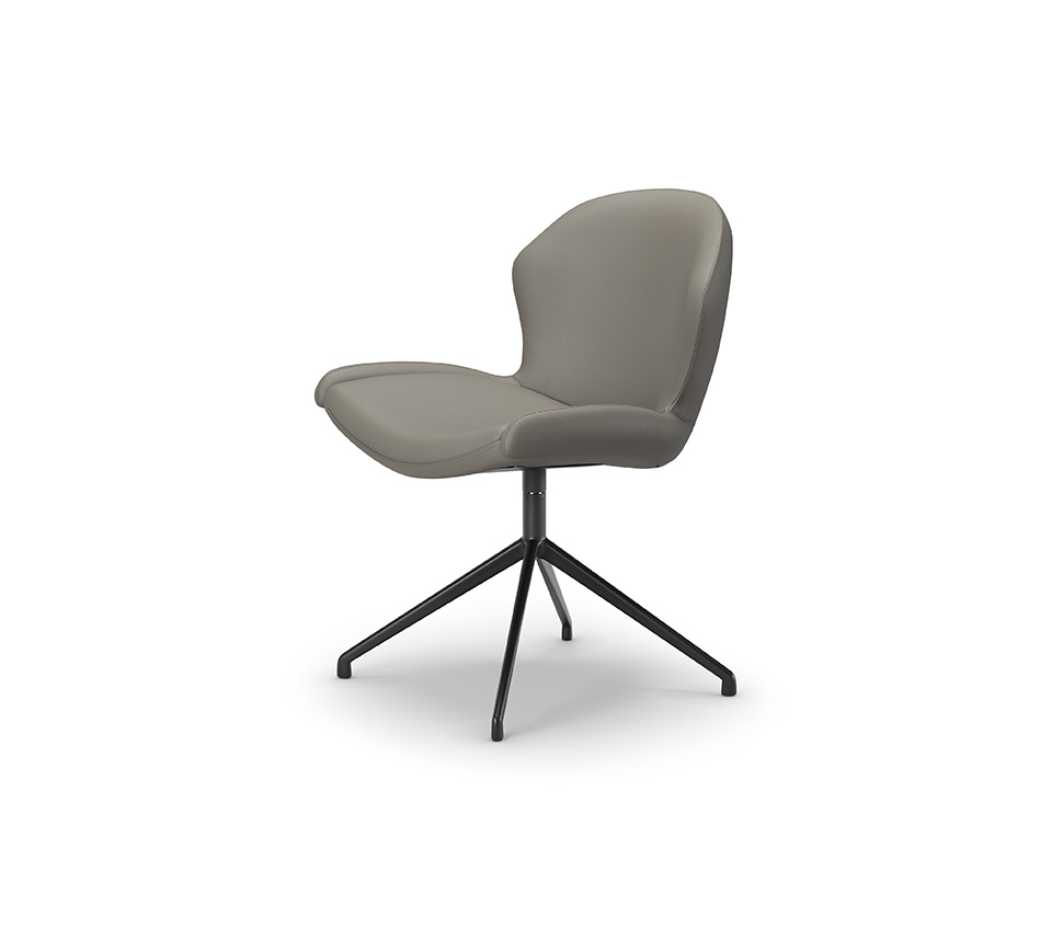 Rachel Turn Chaise pivotante avec base à 4 branches en aluminium laqué, alliant confort, élégance et design italien. Disponible chez D-Style Interior.