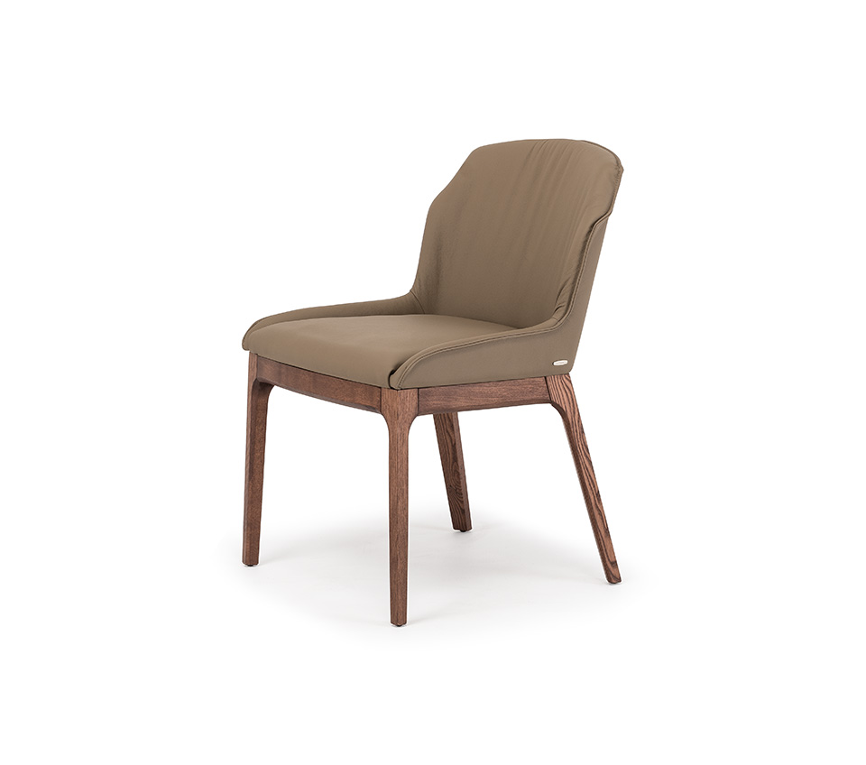 MUSA Chaise design en bois massif avec assise rembourrée en tissu ou cuir, avec ou sans accoudoirs. Disponible chez D-Style Interior.