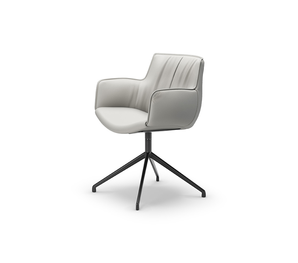 Rhonda Turn Fauteuil pivotant de Cattelan Italia : design raffiné, base en aluminium laqué et assise rembourrée pour un confort haut de gamme. Disponible chez D-Style Interior.