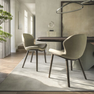 Rachel Wood Chaise en frêne massif avec assise rembourrée et design contemporain signé Cattelan Italia. Disponible chez D-Style Interior.