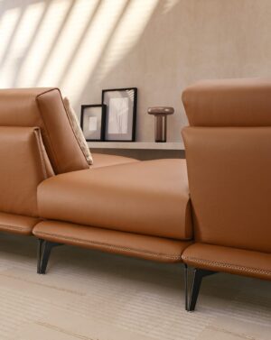 Ralph canapé de Gamma Arredamenti, un modèle en cuir haut de gamme au design contemporain et raffiné. Disponible chez D-Style Interior.