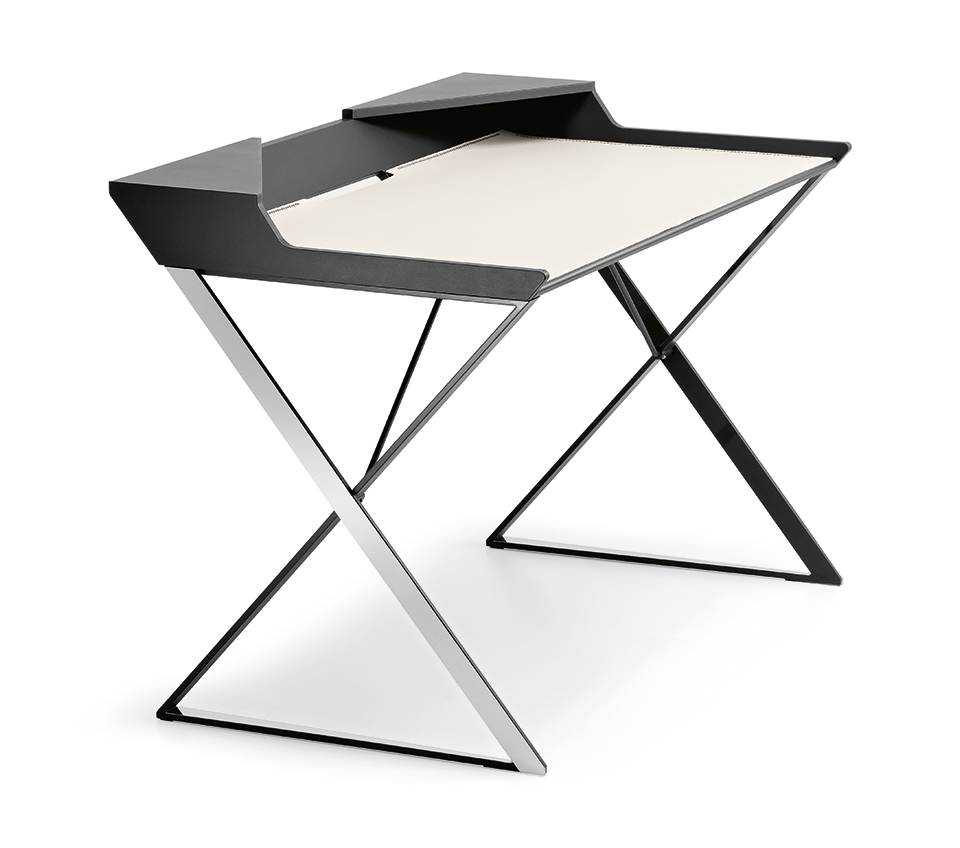 QWERTY Bureau design moderne avec structure en acier et sous-main en cuir – Disponible chez D-Style Interior