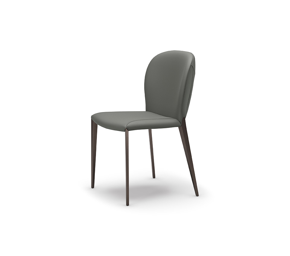 NANCY ML Chaise design avec structure en acier et pieds fins, revêtement en tissu ou cuir haut de gamme. Disponible chez D-Style Interior.