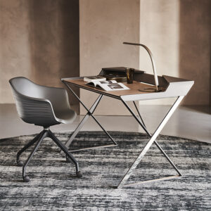 QWERTY Bureau design moderne avec structure en acier et sous-main en cuir – Disponible chez D-Style Interior