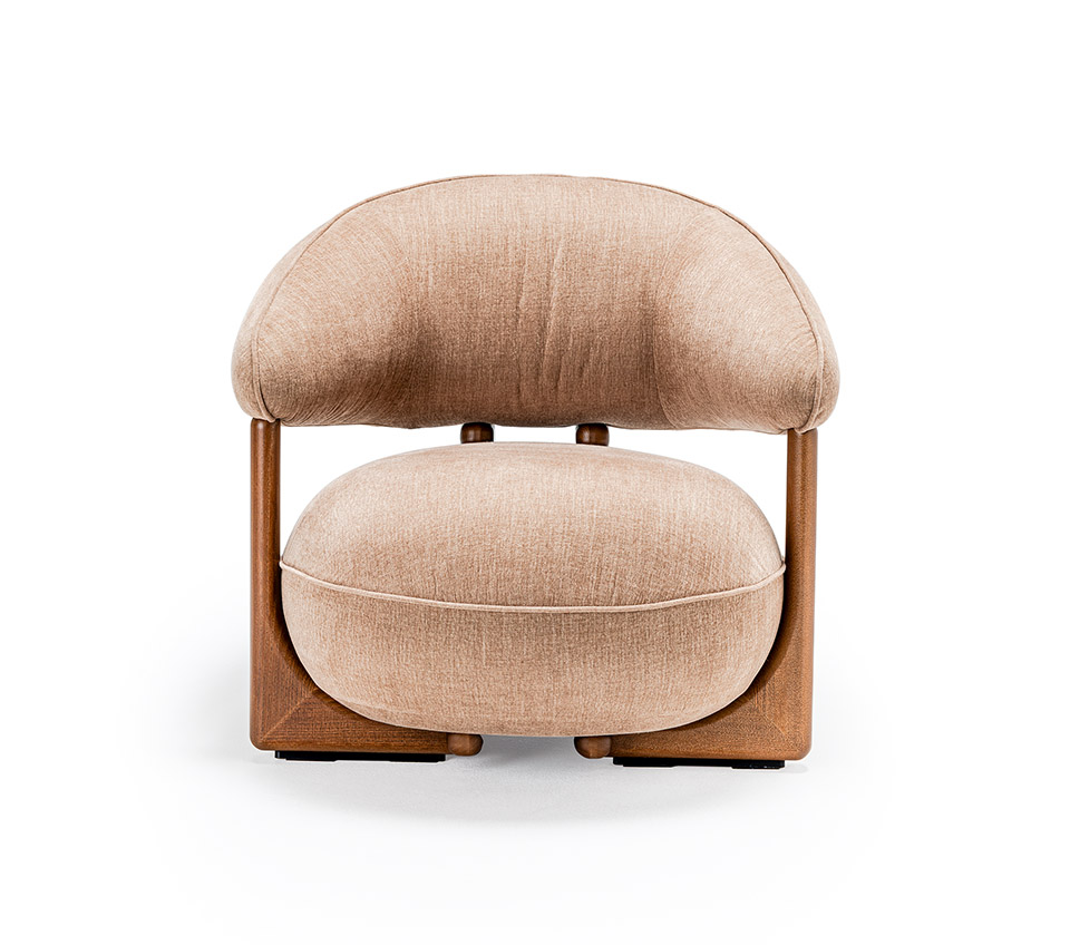 Ruby Lounge Fauteuil de Cattelan Italia : design scandinave, structure en bois massif et assise moelleuse au confort exceptionnel. Disponible chez D-Style Interior.