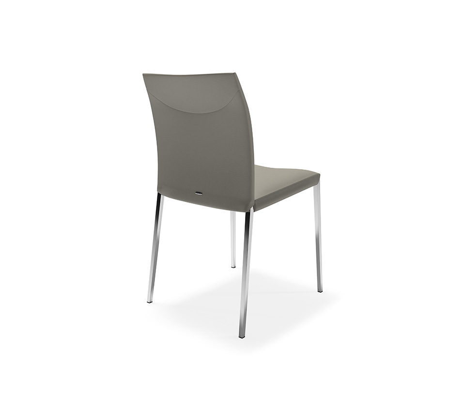 NORMA ML Chaise design moderne avec structure en acier et assise rembourrée, personnalisable et confortable. Disponible chez D-Style Interior.