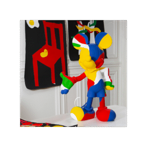 Mickey Kamo Medium, Sculpture design haut de gamme Leblon Delienne, colorée et dynamique, peinture à la main. Disponible chez D-Style Interior