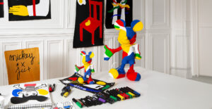 Mickey Kamo Medium, Sculpture design haut de gamme Leblon Delienne, colorée et dynamique, peinture à la main. Disponible chez D-Style Interior