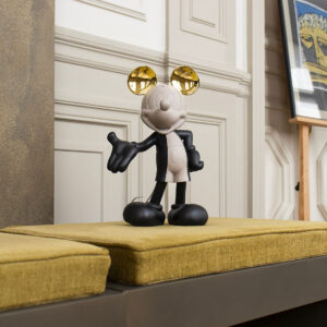 Mickey by Kelly Small, Sculpture design haut de gamme, élégante et minimaliste. Disponible chez D-Style Interior