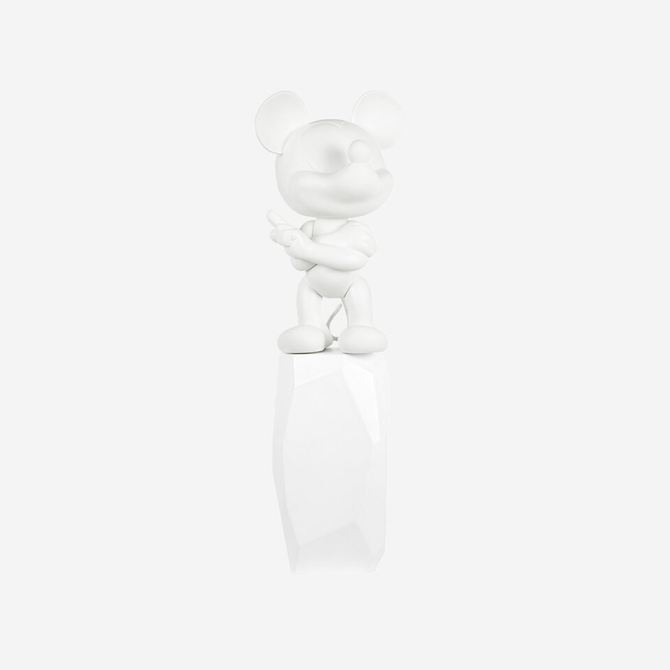 Mickey Rock Large Sculpture design haut de gamme Leblon Delienne, hommage aux 90 ans de Mickey, résine peinte à la main, multi-facettes, disponible chez D-Style Interior