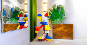 Mickey Welcome Art Collection Large, sculpture design haut de gamme Leblon Delienne, création contemporaine inspirée de Piet Mondrian. Disponible chez D-Style Interior.