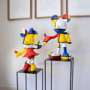 Mickey Welcome Art Collection Medium, sculpture design haut de gamme Leblon Delienne, création contemporaine inspirée de Piet Mondrian. Disponible chez D-Style Interior.