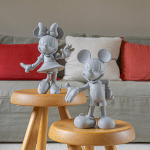 Mickey Welcome Granit Small, sculpture design haut de gamme Leblon Delienne, création contemporaine en finition granit. Disponible chez D-Style Interior.