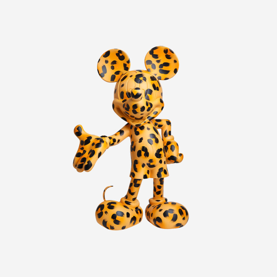 Mickey Welcome Léopard Medium, Sculpture design haut de gamme Leblon Delienne, résine peinte à la main, audacieuse et contemporaine, disponible chez D-Style Interior