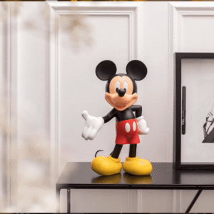 Mickey Welcome – Small : Sculpture design haut de gamme Leblon Delienne, 30 cm, finition chromée, moderne et unique, disponible chez D-Style Interior.