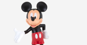 Mickey Welcome Medium, Sculpture design haut de gamme Leblon Delienne, résine peinte à la main, élégante et expressive, disponible chez D-Style Interior