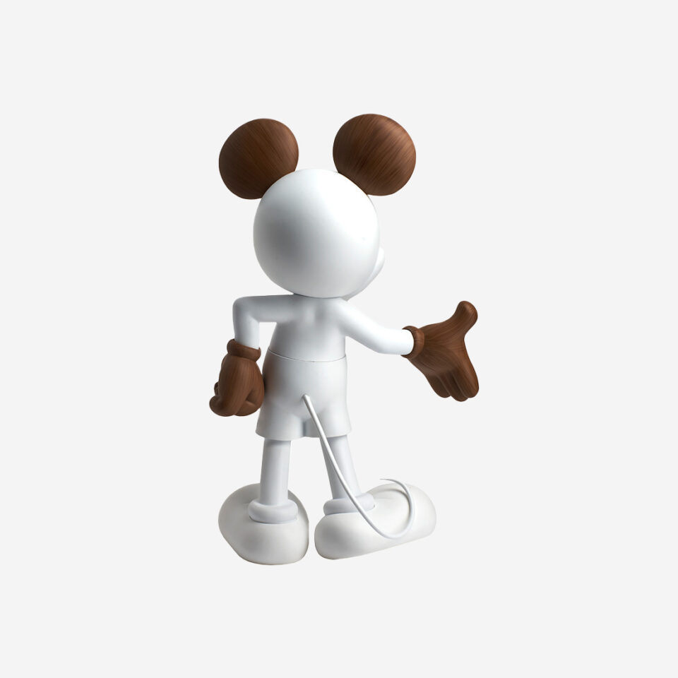 Mickey Welcome Wood Medium, Sculpture design haut de gamme Leblon Delienne, alliance du bois et du design contemporain, disponible chez D-Style Interior