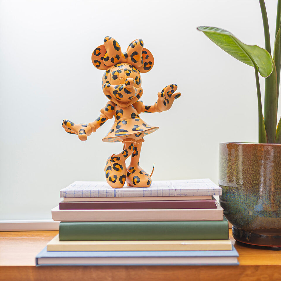 Minnie Welcome Léopard Small, Sculpture design haut de gamme audacieuse et moderne. Disponible chez D-Style Interior