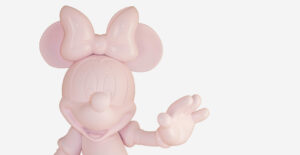 Minnie Welcome Large, Sculpture design haut de gamme Leblon Delienne, élégante et féminine, accompagnant Mickey Mouse. Disponible chez D-Style Interior