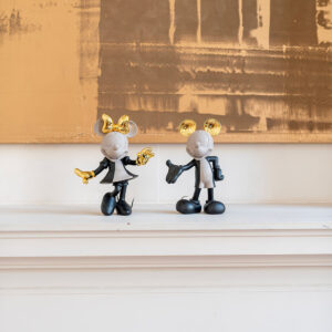 Minnie by Kelly Small, Sculpture design haut de gamme élégante et moderne. Disponible chez D-Style Interior