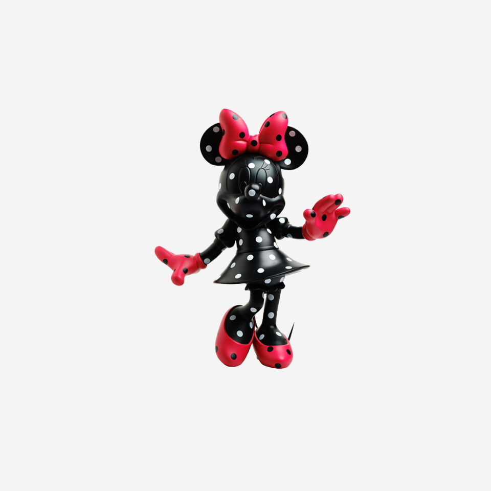 Minnie par Madame Chantal Thomass Small, Sculpture design haut de gamme par Leblon Delienne, interprétation audacieuse et colorée de Minnie Mouse. Disponible chez D-Style Interior