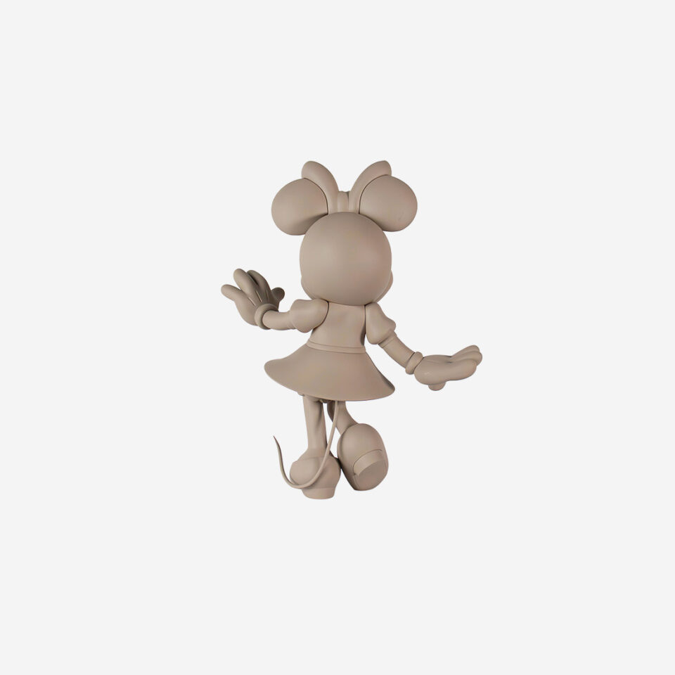 Minnie Welcome Mat Small, Sculpture design haut de gamme Leblon Delienne, résine peinte à la main, élégante et féminine, disponible chez D-Style Interior