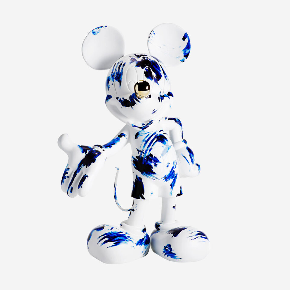 One Minute Mickey Large, sculpture design haut de gamme Leblon Delienne, peinte à la main par Marcel Wanders. Disponible chez D-Style Interior.
