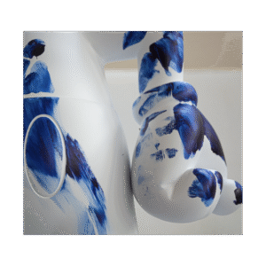 One Minute Mickey Medium, Sculpture design haut de gamme Leblon Delienne, résine peinte à la main, moderne et artistique, disponible chez D-Style Interior