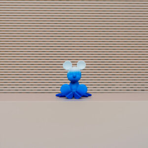 Sitting Mickey Dégradé Extra Small, sculpture design haut de gamme Leblon Delienne, création contemporaine avec finitions dégradées. Disponible chez D-Style Interior.