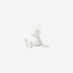 Sitting Mickey Extra Small, Sculpture design haut de gamme Leblon Delienne, résine peinte à la main, contemporaine et élégante, disponible chez D-Style Interior