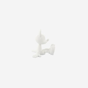 Sitting Mickey Extra Small, Sculpture design haut de gamme Leblon Delienne, résine peinte à la main, contemporaine et élégante, disponible chez D-Style Interior