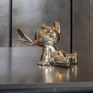 Stitch Chromé Small, sculpture design haut de gamme Leblon Delienne, création contemporaine en finition chromé or. Disponible chez D-Style Interior.