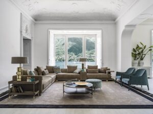 Araldo pouf de Vittoria Frigerio, alliance de textures nobles et de détails dorés. Élégance italienne disponible chez D-Style Interior.