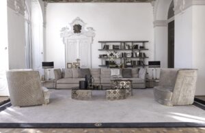 Este table basse design haut de gamme avec base métallique découpée au laser et plateau en marbre. Disponible chez D-Style Interior.