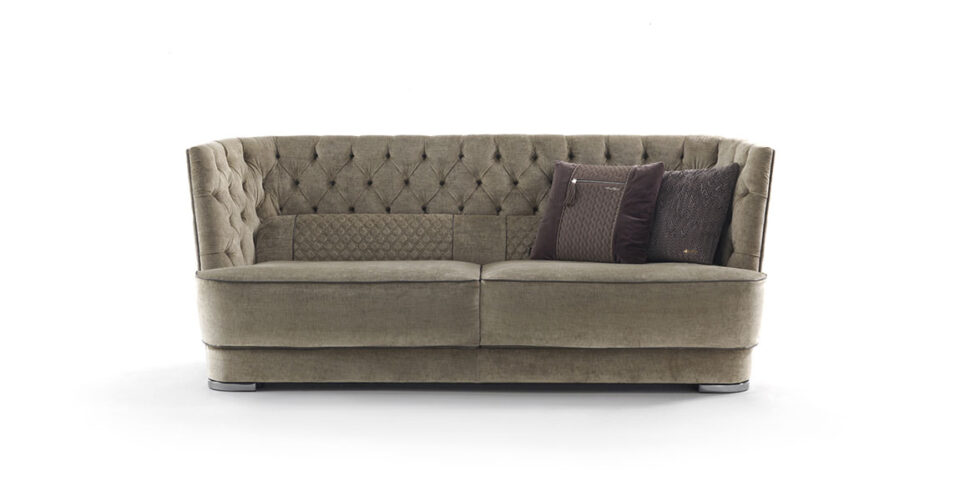 Gori Canapé-lit Capitonné design haut de gamme avec finition capitonnée artisanale et matelas intégré. Disponible chez D-Style Interior.