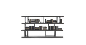 Griffi Bibliothèque modulable en bois et métal par Vittoria Frigerio, au design contemporain et entièrement personnalisable. Disponible chez D-Style Interior.