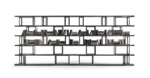 Griffi Bibliothèque modulable en bois et métal par Vittoria Frigerio, au design contemporain et entièrement personnalisable. Disponible chez D-Style Interior.