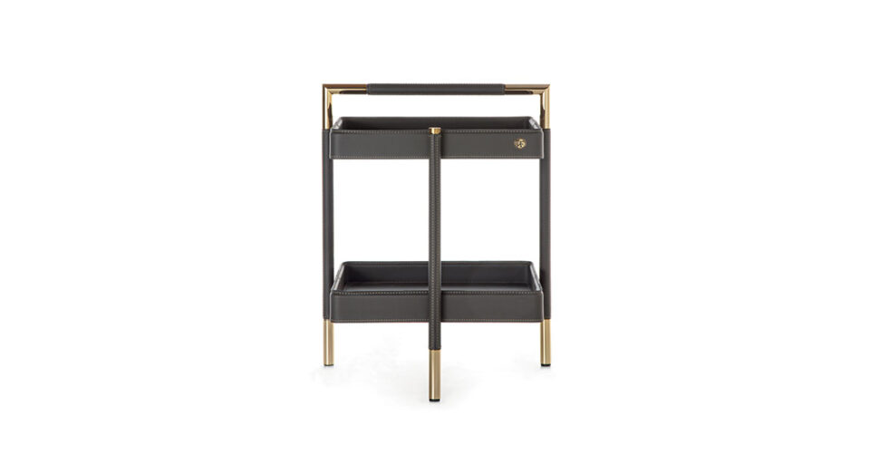 Araldo table d’appoint de luxe par Vittoria Frigerio, avec plateau bois ou verre et détails en cuir Cuoio. Élégante et fonctionnelle. Disponible chez D-Style Interior.