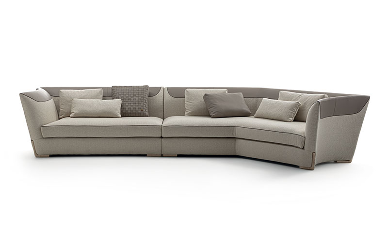 Vivaldi canapé design haut de gamme par Vittoria Frigerio, au confort raffiné et aux finitions précieuses. Disponible chez D-Style Interior.