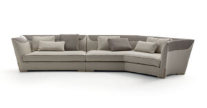 Vivaldi canapé design haut de gamme par Vittoria Frigerio, au confort raffiné et aux finitions précieuses. Disponible chez D-Style Interior.