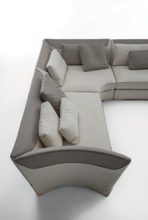 Vivaldi canapé design haut de gamme par Vittoria Frigerio, au confort raffiné et aux finitions précieuses. Disponible chez D-Style Interior.