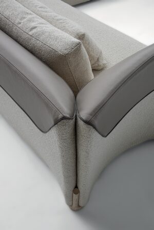 Vivaldi canapé design haut de gamme par Vittoria Frigerio, au confort raffiné et aux finitions précieuses. Disponible chez D-Style Interior.