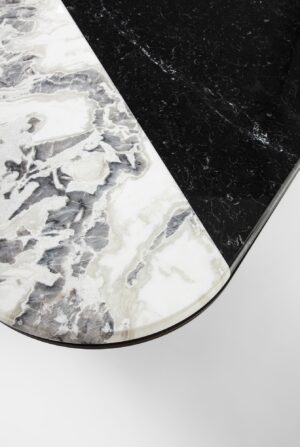 Adami table basse Adami en marbre bichromatique avec base en bois massif. Design élégant et contemporain. Disponible chez D-Style Interior.