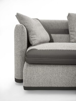 Spinola canapé design haut de gamme par Vittoria Frigerio, lignes géométriques élégantes et finitions cuir raffinées. Disponible chez D-Style Interior.