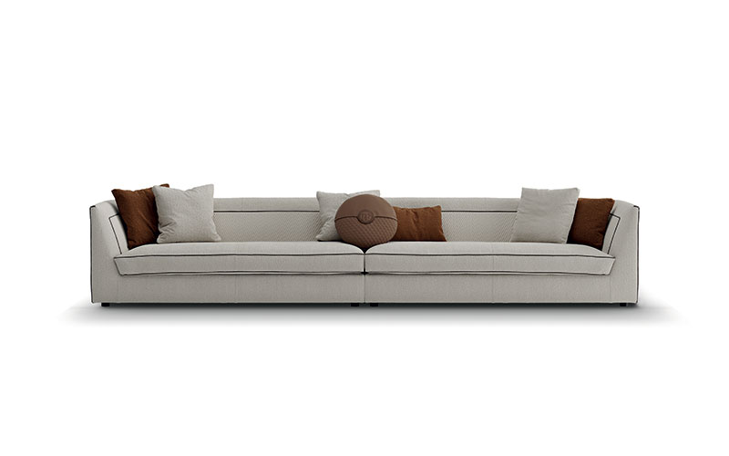Borromeo canapé design haut de gamme par Vittoria Frigerio au style classique et raffiné, avec matelassage artisanal et structure modulaire élégante. Disponible chez D-Style Interior.