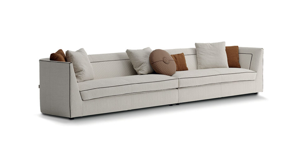 Borromeo canapé design haut de gamme par Vittoria Frigerio au style classique et raffiné, avec matelassage artisanal et structure modulaire élégante. Disponible chez D-Style Interior.